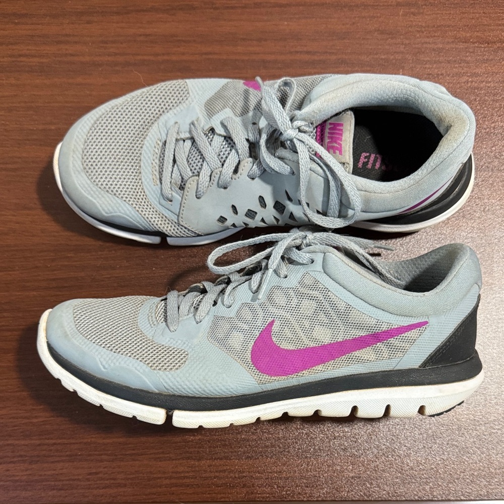 Nike Women's Athletic Shoes in Gray and Purple